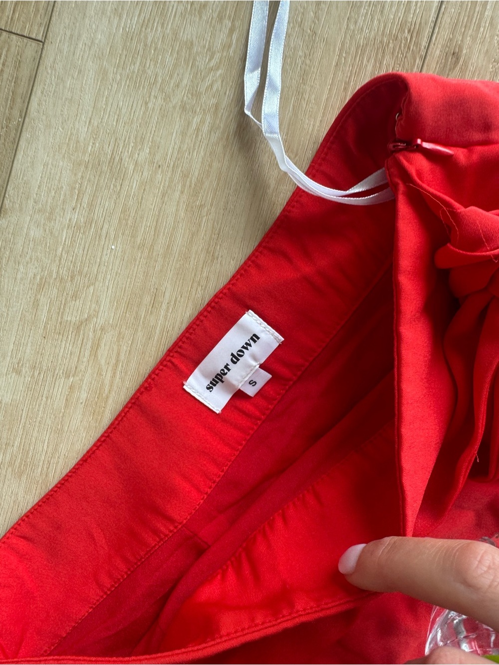 Revolve Superdown Ruffle red mini skirt - Picture 2 of 4